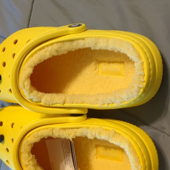 Crocs Lined Classic Clogs, Lemon - Picture 3 of 8